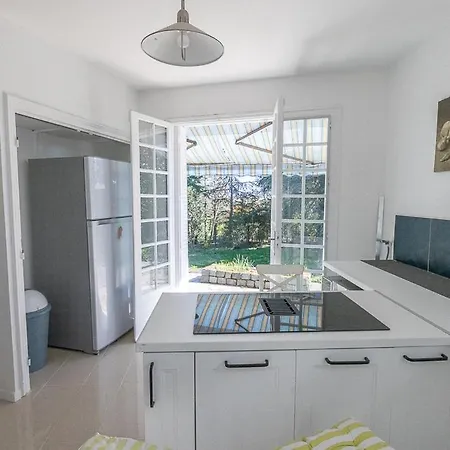 Grande Maison Au Calme Dans Une Propriete Privee Ferienhaus Limonest